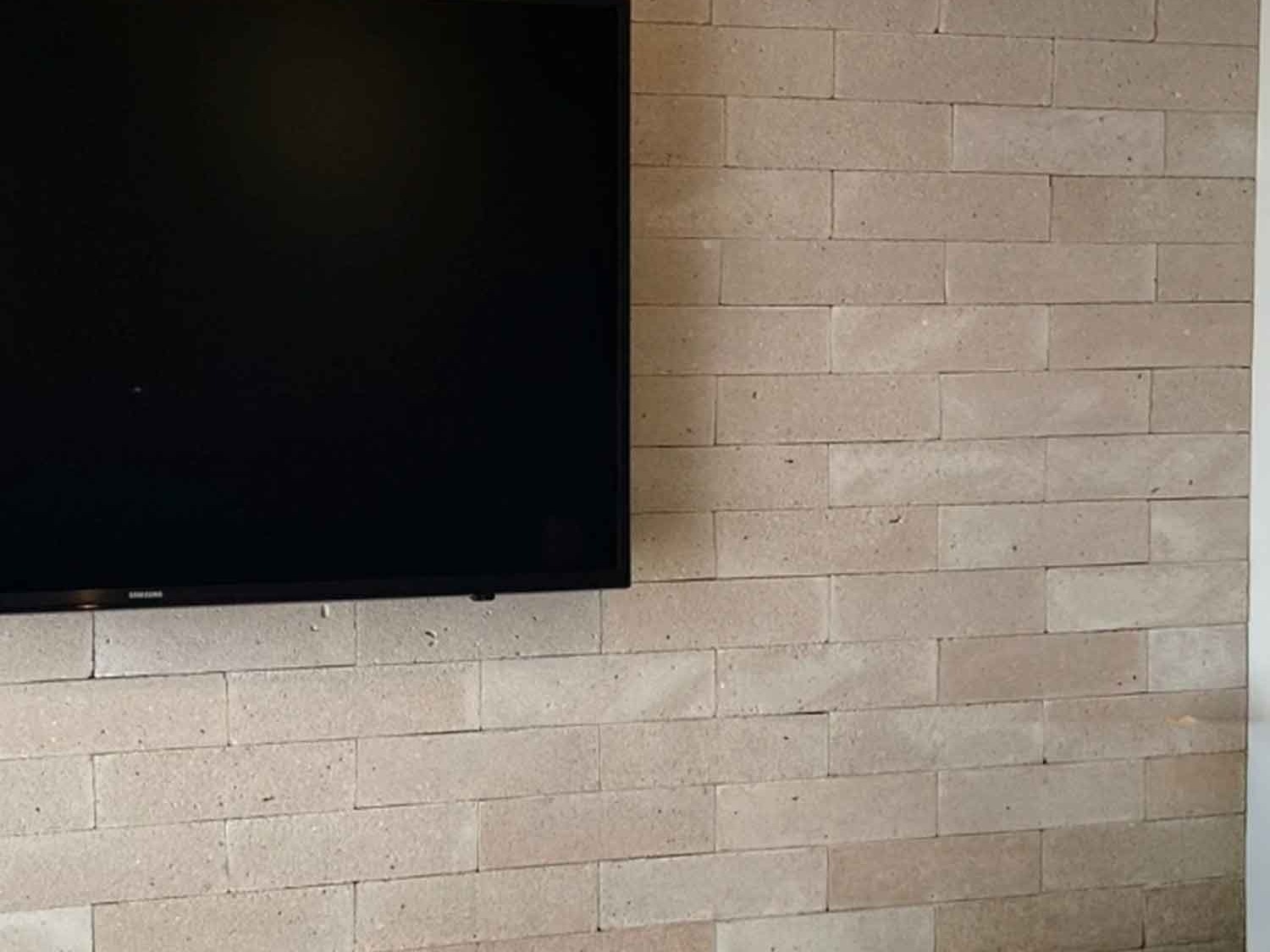Detalhe ? Brick Allineato Deserto - 7 x 26 cm - Nina Martinelli