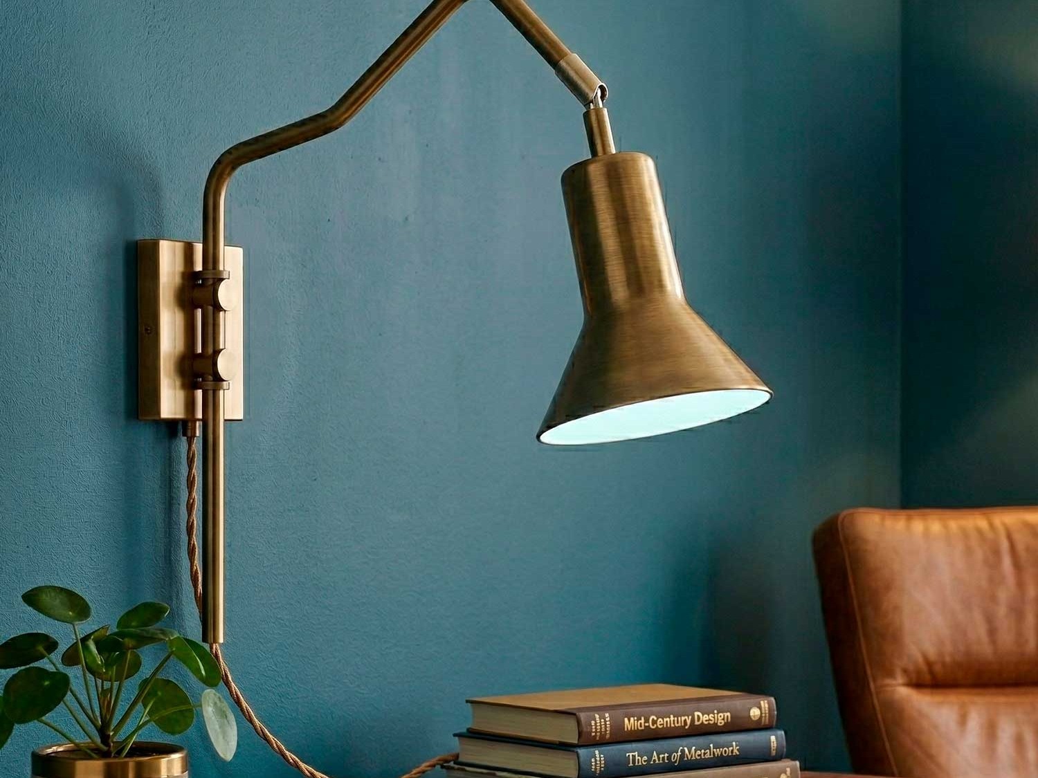 Detalhe ? Arandela Lanterna com Haste - Studio Munclair - 2341