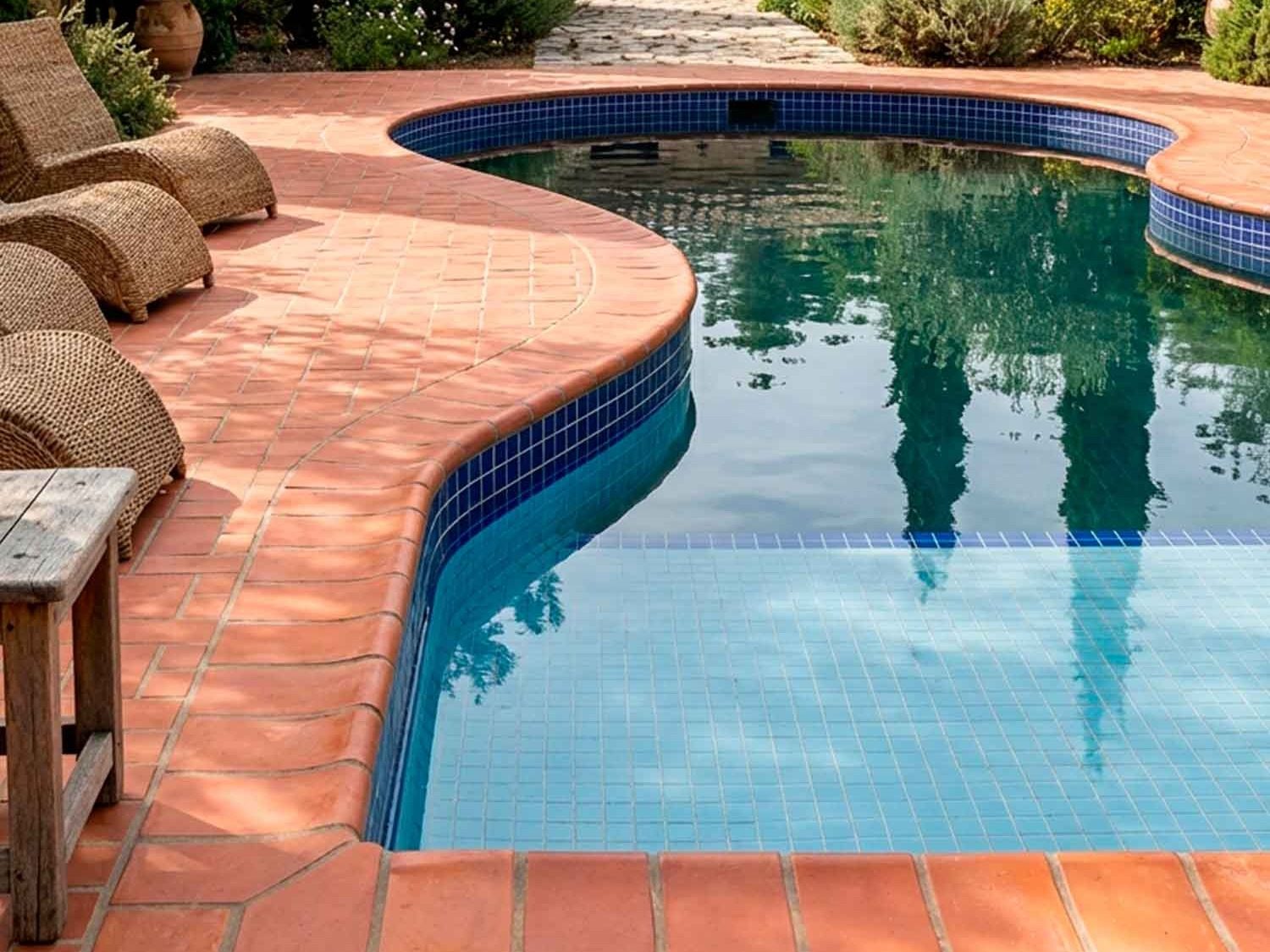 Detalhe ? Borda de Piscina - 11,5 x 24 cm - 2 cores - Nina Martinelli
